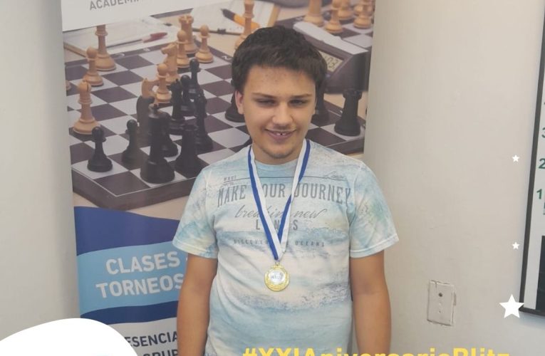 El campeón sub-20 se llevó el XXI Aniversario Blitz de Nau64